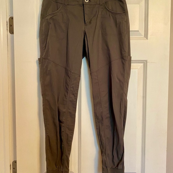 KUHL RESISTOR AIR JOGGER hiking pants size 6 REG, carbon gray color, like new! - Picture 4 of 10